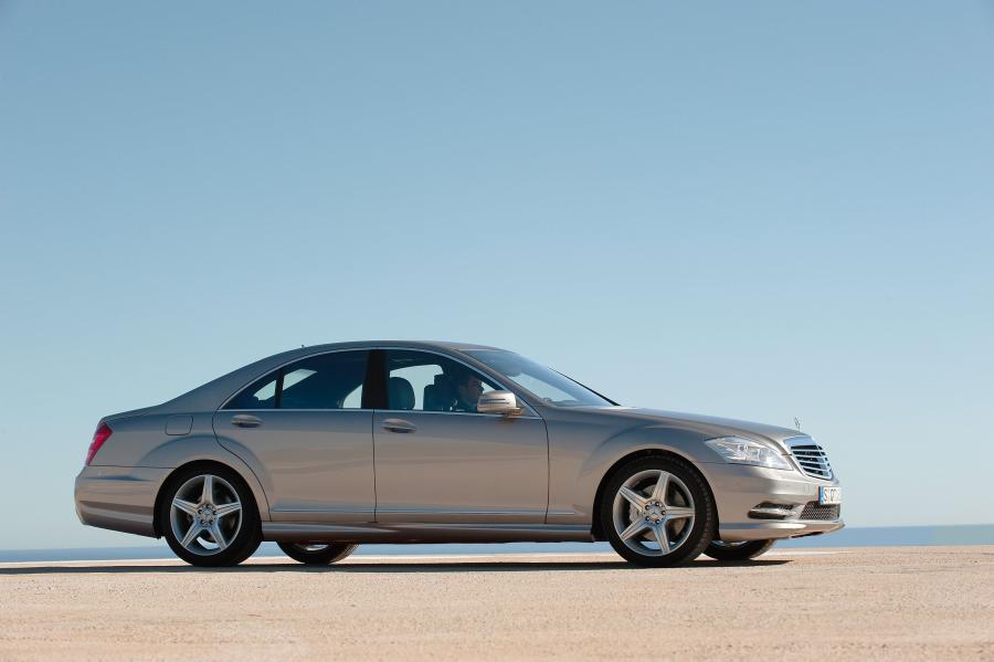  Mercedes-Benz S500 4Matic AMG 2009 года  (фото 2 из 15)
